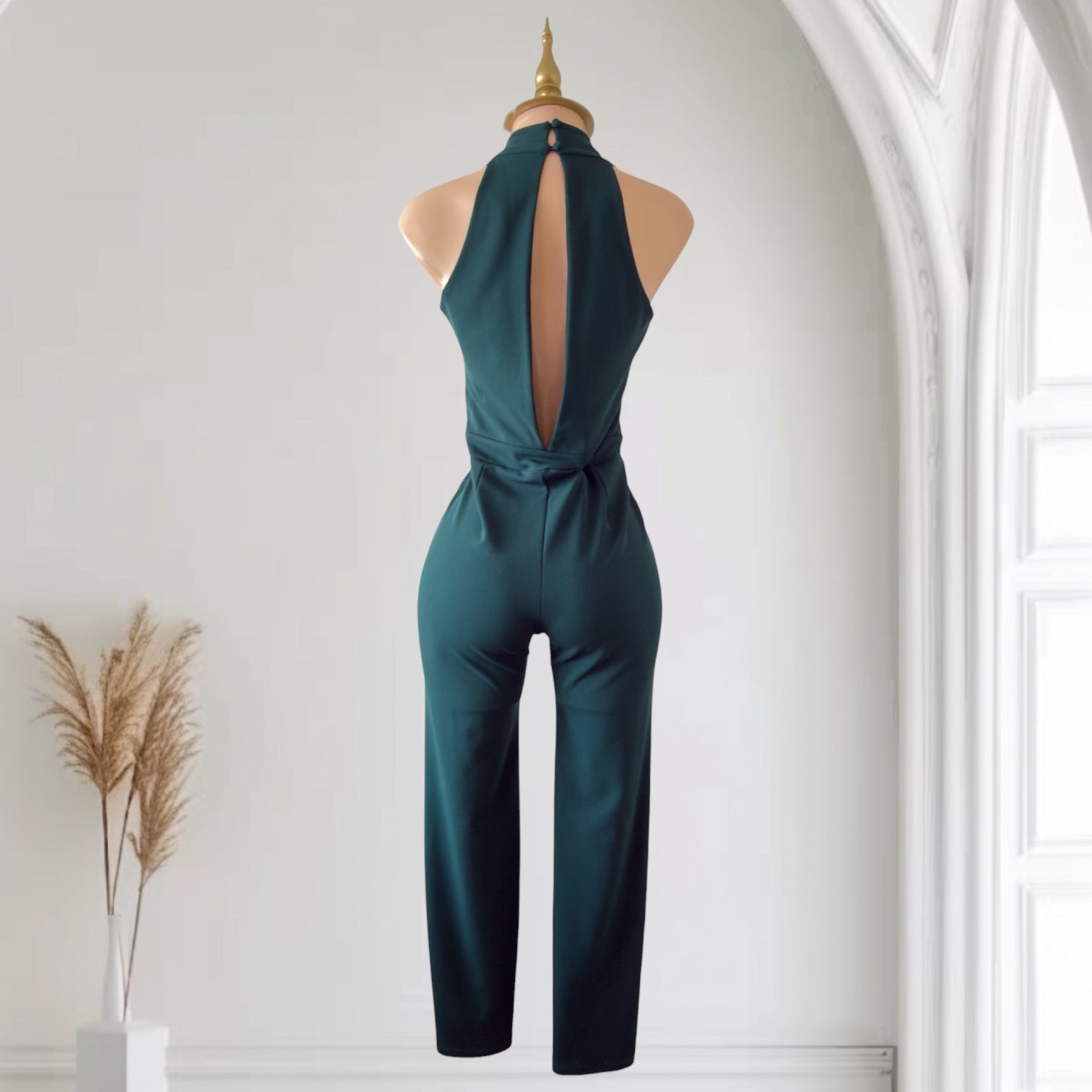 Enterizo Verde Esmeralda con Cuello Halter Cruzado, Escote V Profundo, Espalda Abierta con Moño y Pantalón Palazzo Elegante SHEIN - Talla M