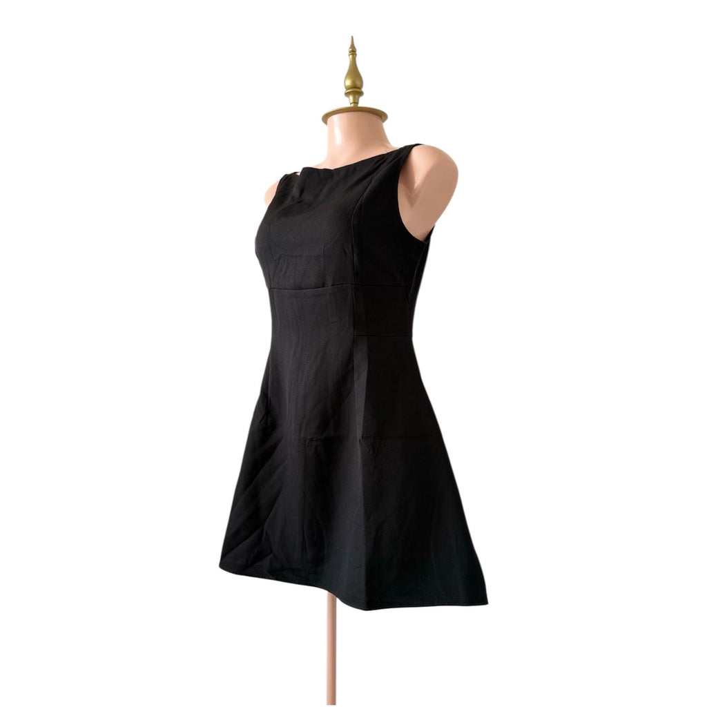 Vestido Negro Sin Mangas con Escote en la Espalda Elegante SHEIN - Talla M