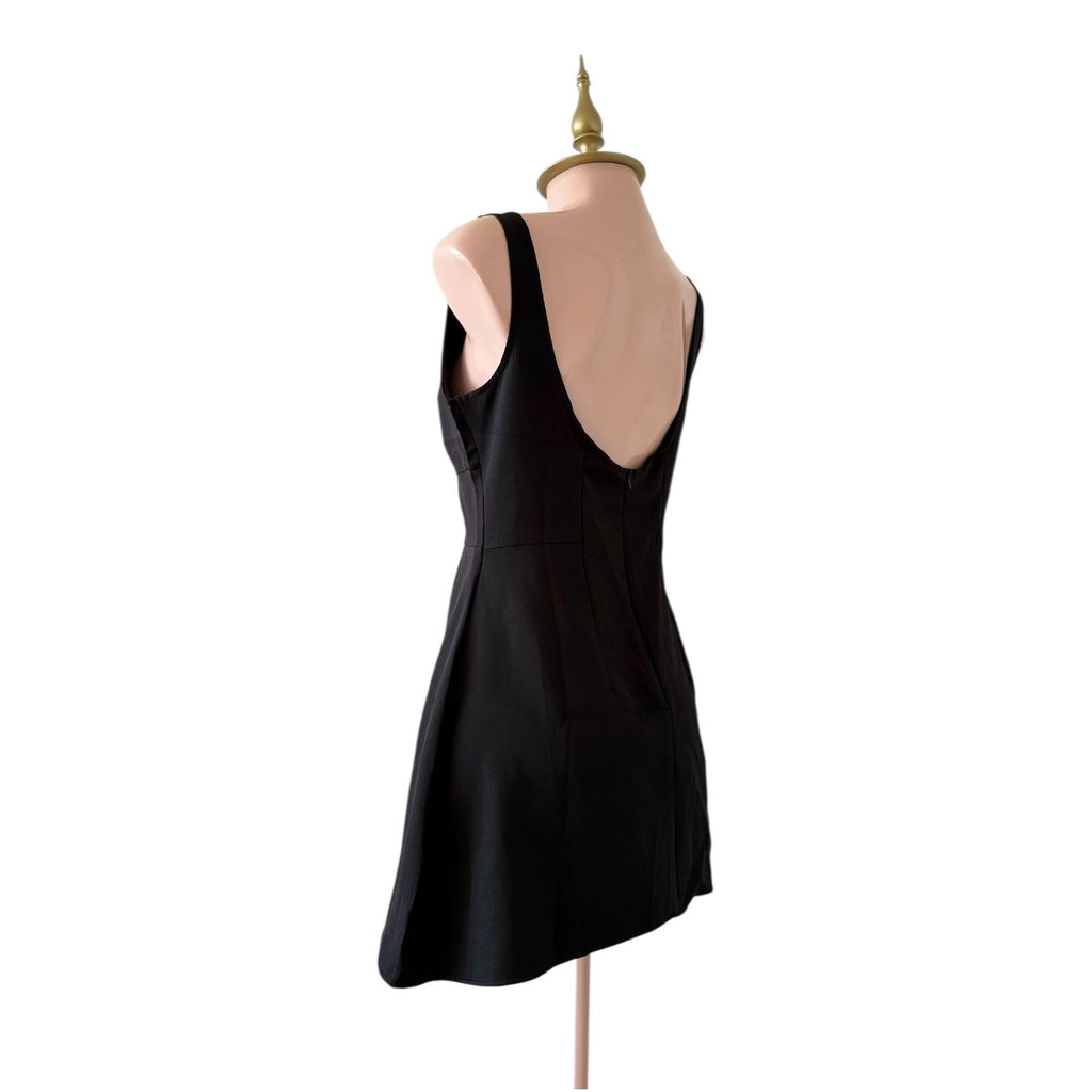 Vestido Negro Sin Mangas con Escote en la Espalda Elegante SHEIN - Talla M