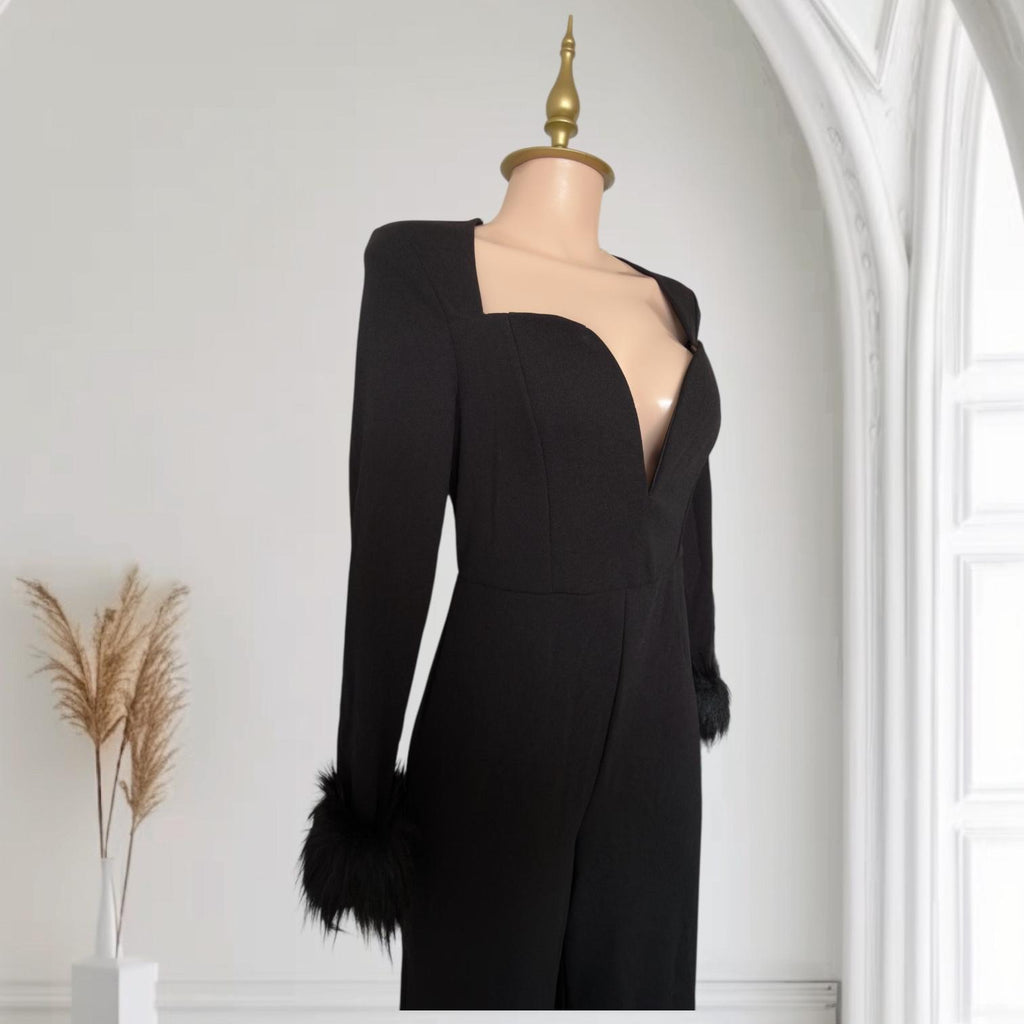 Enterizo Negro con Escote Corazón Profundo, Mangas Largas con Puños de Plumas y Pantalón Palazzo Elegante SHEIN - Talla L