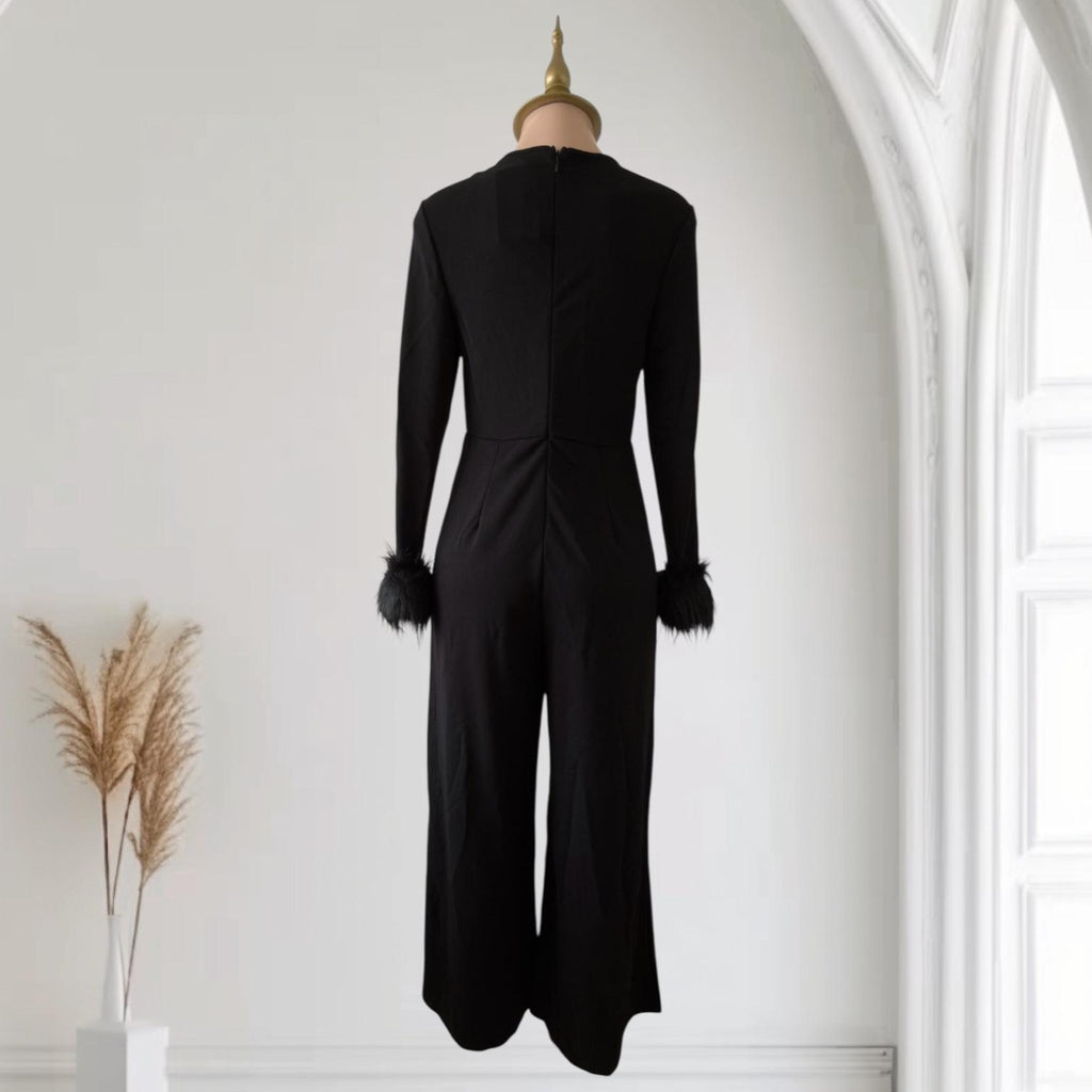 Enterizo Negro con Escote Corazón Profundo, Mangas Largas con Puños de Plumas y Pantalón Palazzo Elegante SHEIN - Talla L