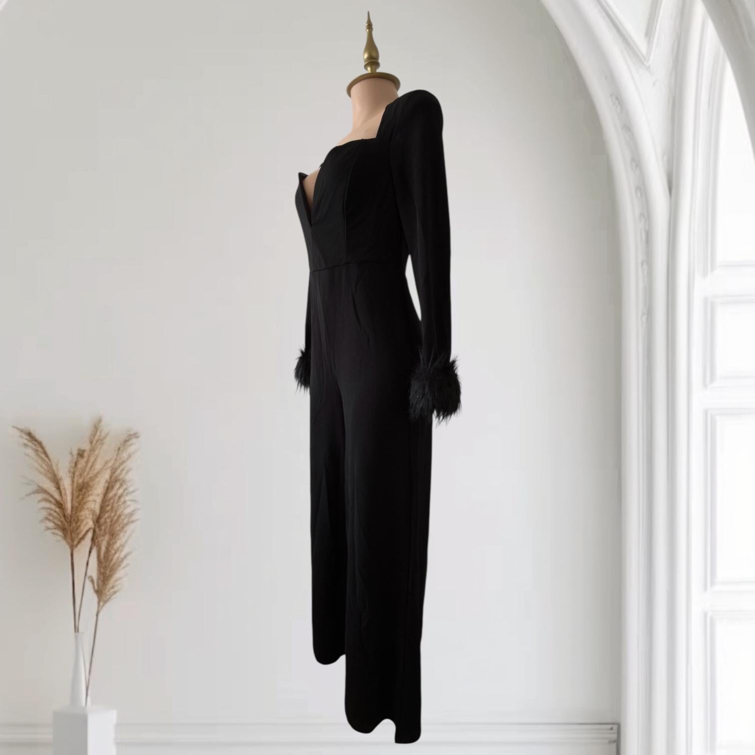 Enterizo Negro con Escote Corazón Profundo, Mangas Largas con Puños de Plumas y Pantalón Palazzo Elegante SHEIN - Talla L