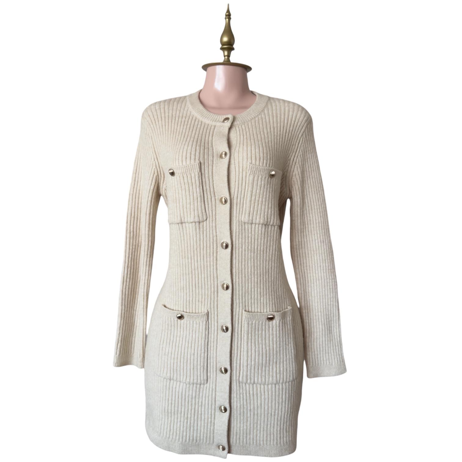 Vestido Beige Tipo Cardigan de Punto Acanalado con Botones Dorados y Bolsillos Elegante H&M - Talla G