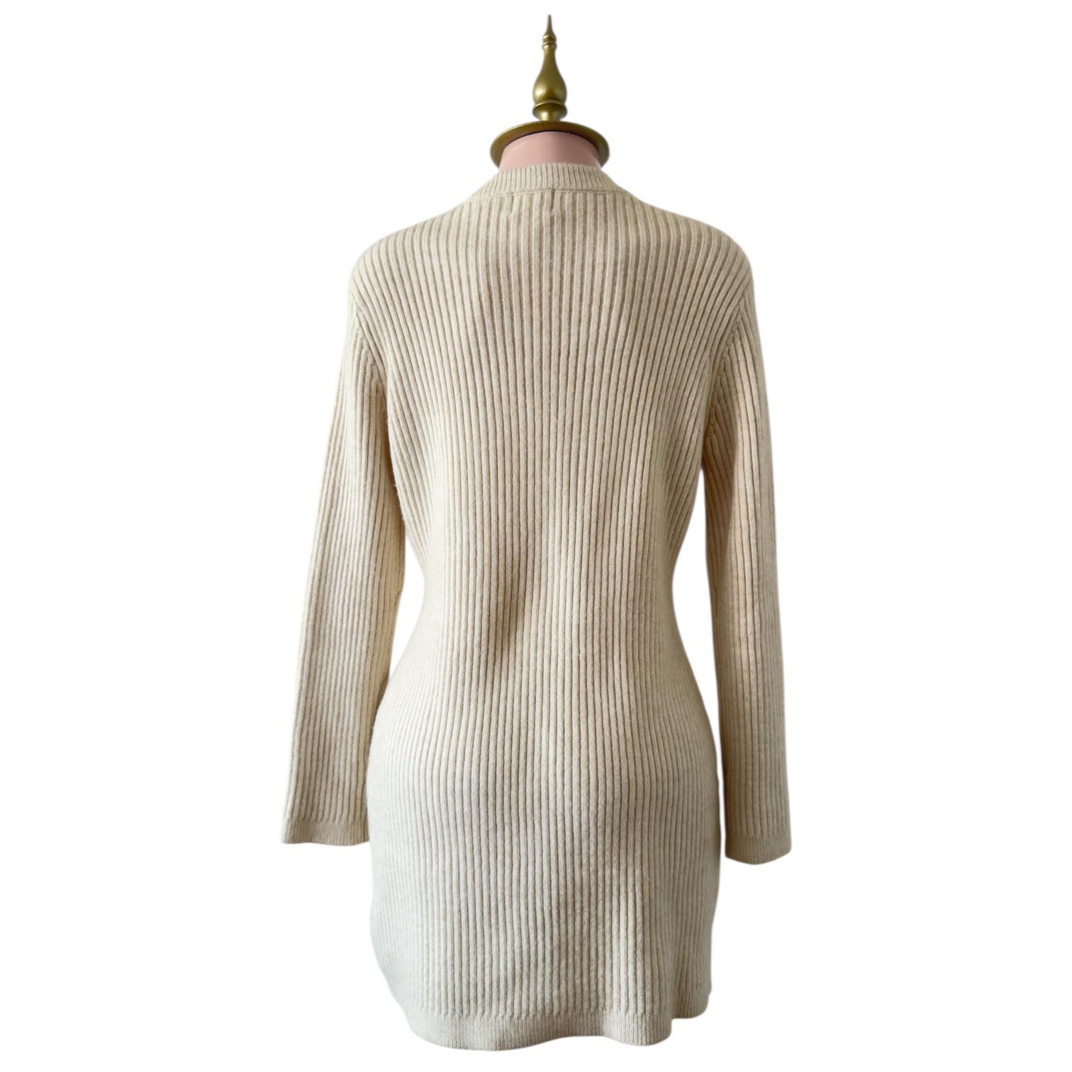 Vestido Beige Tipo Cardigan de Punto Acanalado con Botones Dorados y Bolsillos Elegante H&M - Talla G