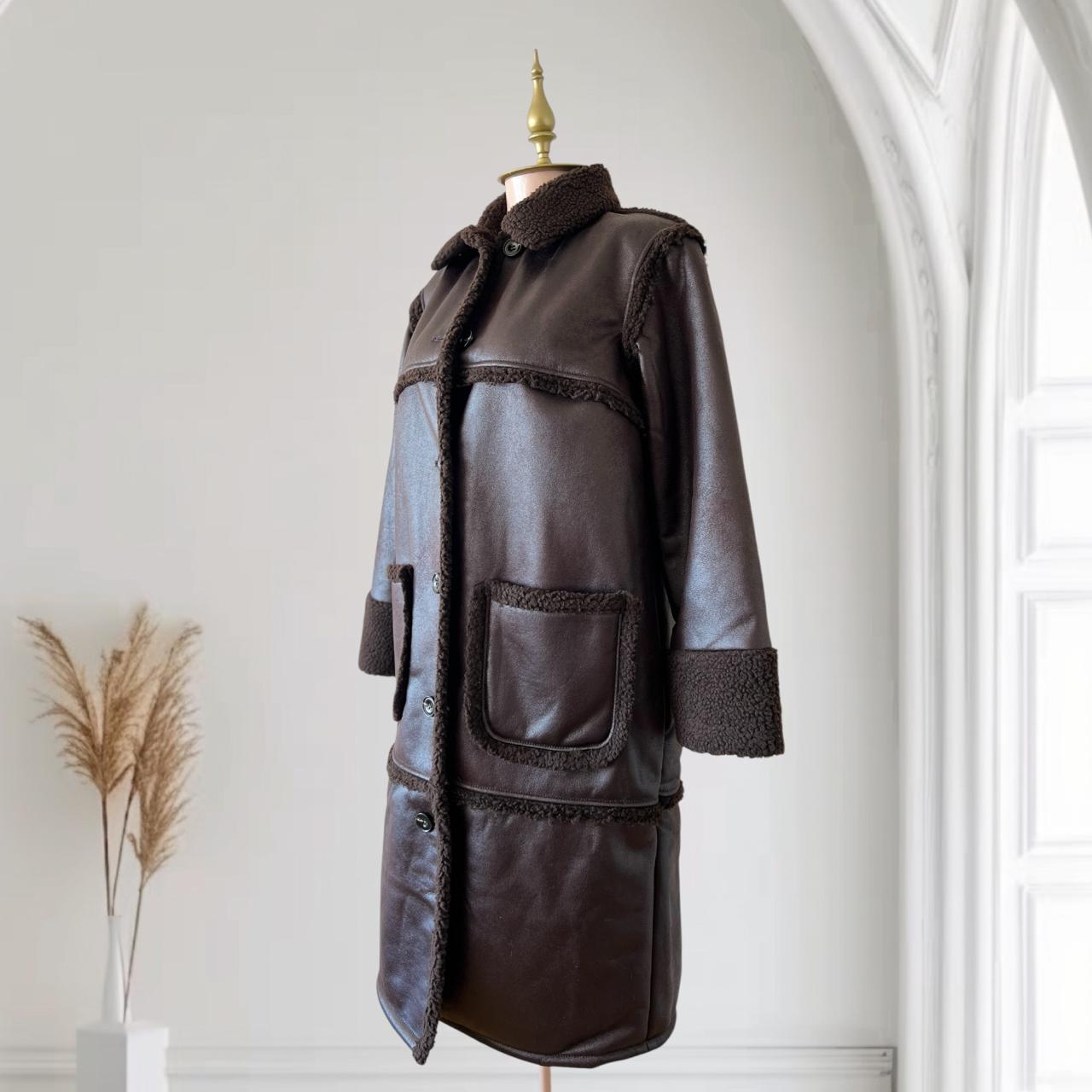 Abrigo H&M Café con Detalles de Borrego Sintético Talla M - Nuevo con Etiqueta