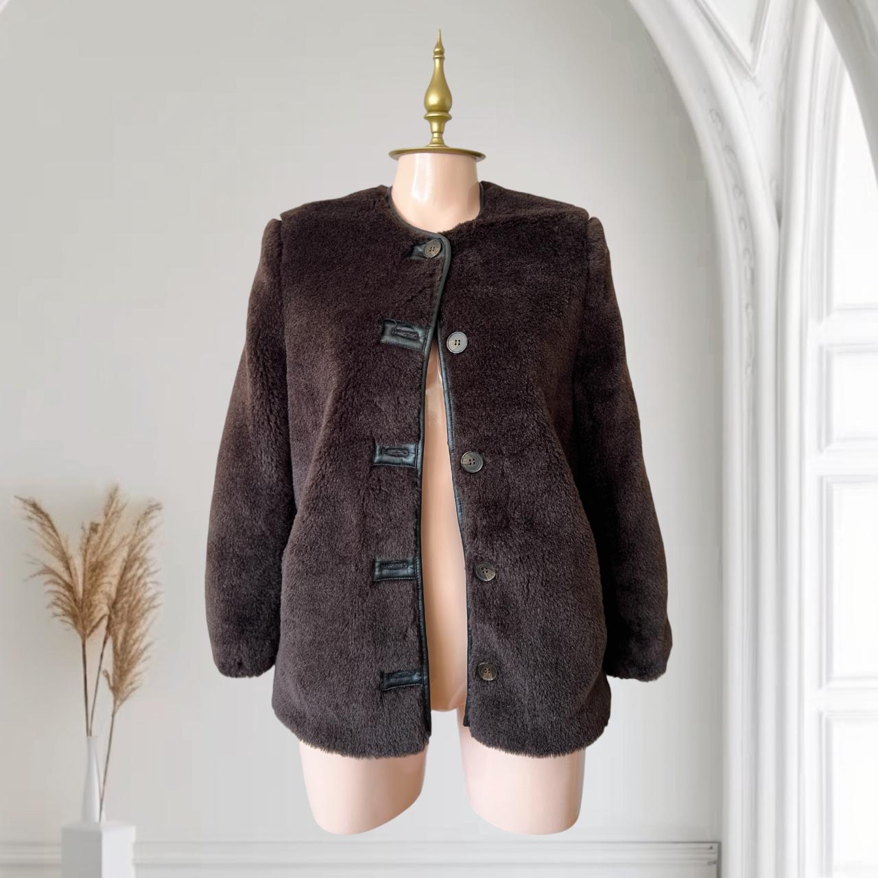 Chaqueta corta con ribete H&M Café con Detalles de Borrego Sintético Talla S - Nuevo con Etiqueta