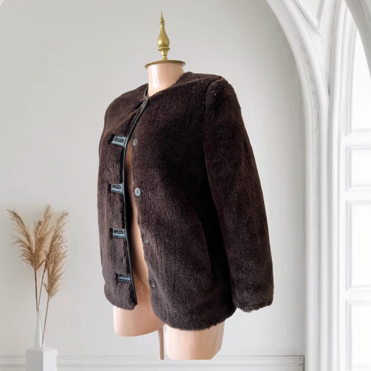 Chaqueta corta con ribete H&M Café con Detalles de Borrego Sintético Talla S - Nuevo con Etiqueta
